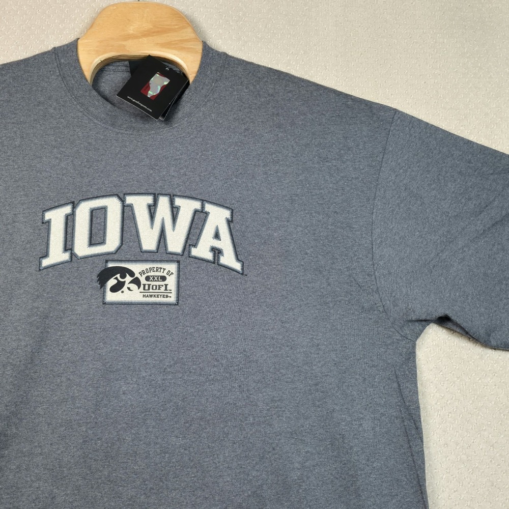NWT Vintage Iowa Hawkeyes T-Shirt Mens XXL Gray Gear For Sports NCAA Y2K Graphic